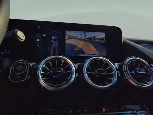 Certified 2025 Mercedes-Benz GLA 250 image 29