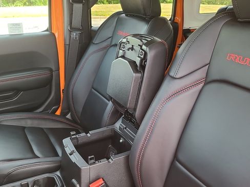 Used 2025 Jeep Wrangler Unlimited Rubicon AWD/4WD image 19