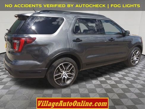 Used 2018 Ford Explorer Sport AWD/4WD image 4
