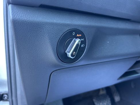 Used 2024 Volkswagen Jetta SE image 17