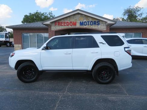Used 2024 Toyota 4Runner TRD Off-Road image 8