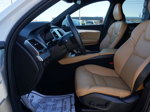 Used 2017 Volvo XC90 T5 Momentum w/ Convenience Package image 27