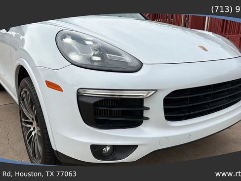 Used 2016 Porsche Cayenne S image 12