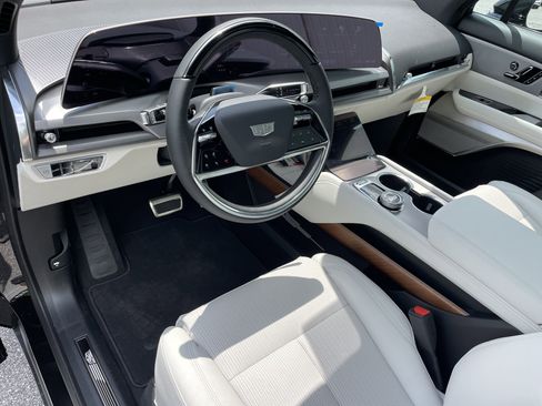 New 2026 Cadillac Vistiq Luxury image 12