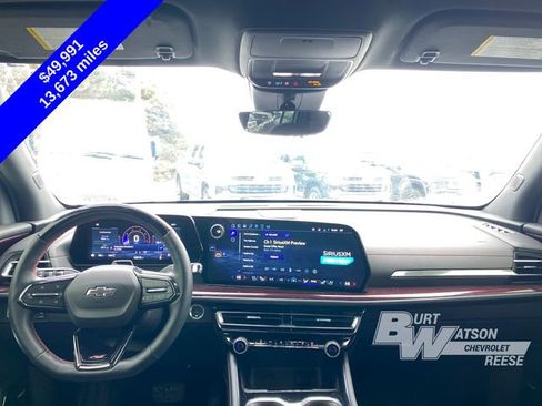 Used 2025 Chevrolet Traverse RS image 18