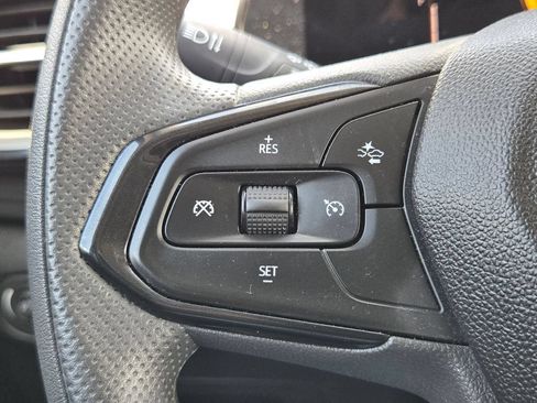 Used 2025 Chevrolet TrailBlazer LT AWD/4WD image 19