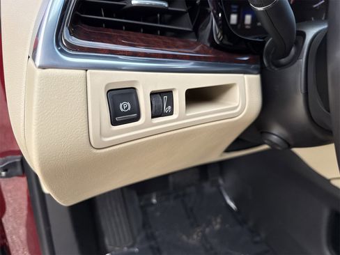 Used 2017 Cadillac XT5 Luxury w/ Driver Awareness Package image 40