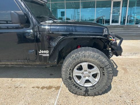 Used 2019 Jeep Wrangler Unlimited Sport S image 2