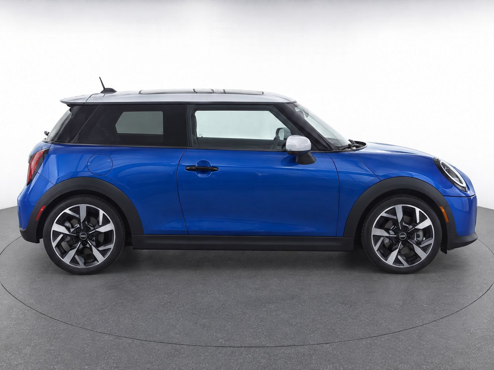 Certified 2025 MINI Cooper S FWD image 4