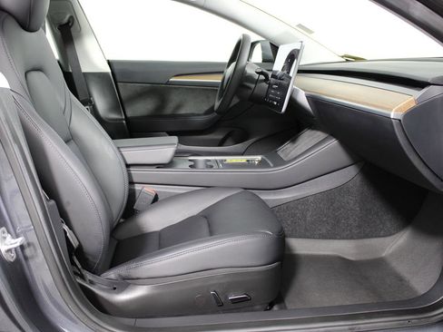 Used 2023 Tesla Model 3 Standard Range image 11