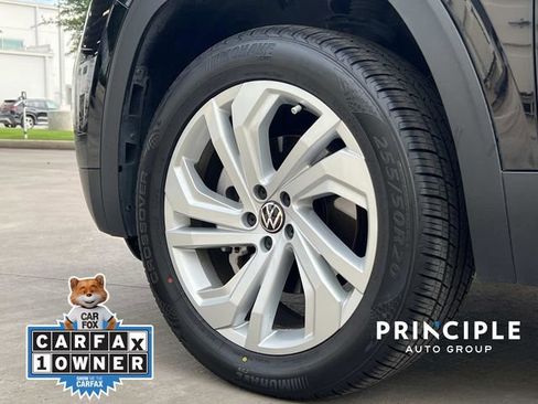 Used 2023 Volkswagen Atlas SE w/ Panoramic Sunroof Package image 5