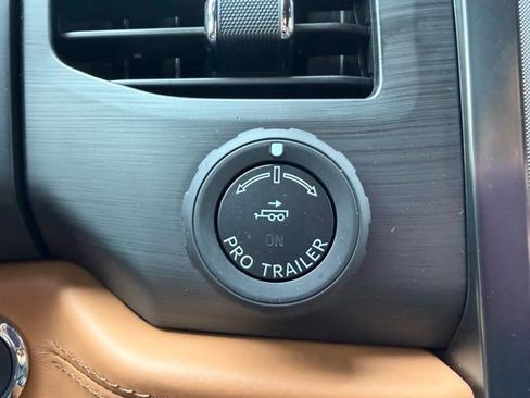 Used 2024 Ford Expedition Platinum AWD/4WD image 29