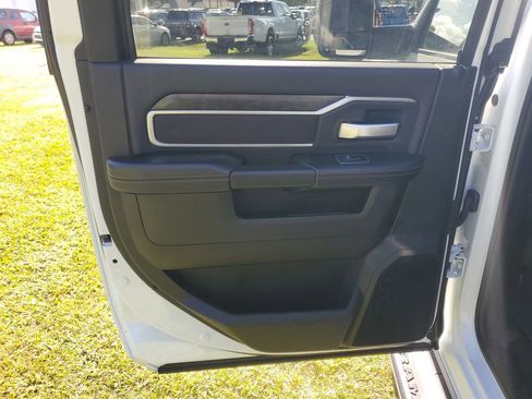 Used 2024 RAM 2500 Big Horn AWD/4WD image 30