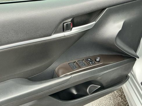 Used 2024 Toyota Camry SE image 16