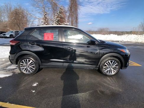 Certified 2023 Nissan Kicks SV image 8