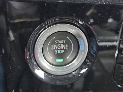 Used 2023 GMC Sierra 1500 SLT w/ SLT Convenience Package image 20