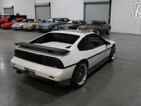 Used 1987 Pontiac Fiero GT image 29