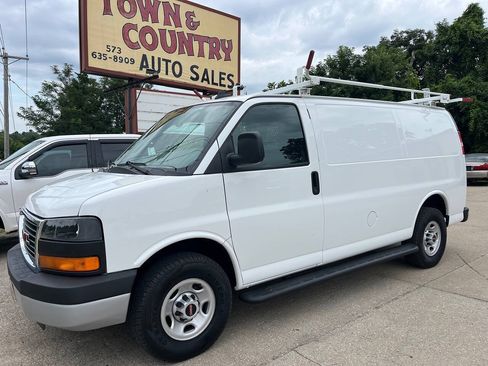 Used 2021 GMC Savana 2500 w/ Driver Convenience Package RWD image 3