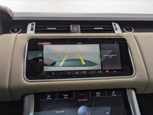 Used 2018 Land Rover Range Rover Sport HSE image 24