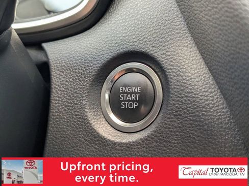 Used 2025 Toyota Corolla Hatchback w/ SE Package FWD image 17