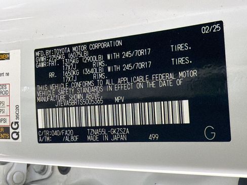 Used 2025 Toyota 4Runner SR5 AWD/4WD image 23