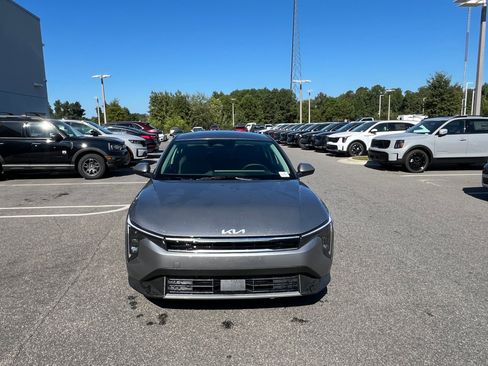 New 2025 Kia K4 EX image 2