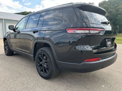 Used 2024 Jeep Grand Cherokee L Laredo AWD/4WD image 8