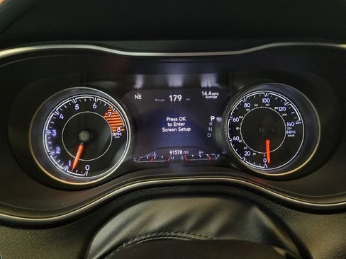 Used 2019 Jeep Cherokee Trailhawk w/ Cold Weather Group image 23