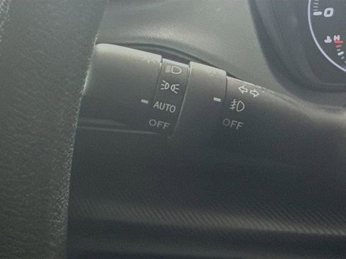 Used 2025 Subaru Crosstrek 2.0i Premium image 12