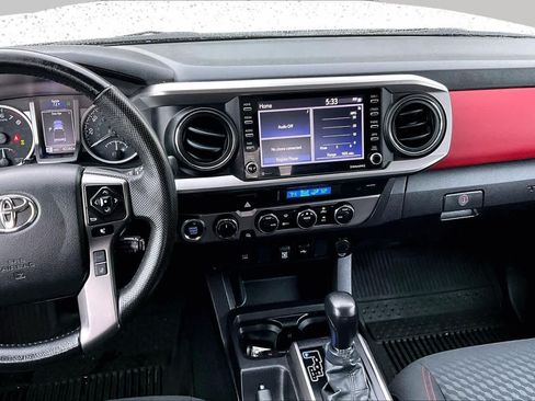 Certified 2023 Toyota Tacoma SR5 AWD/4WD image 7