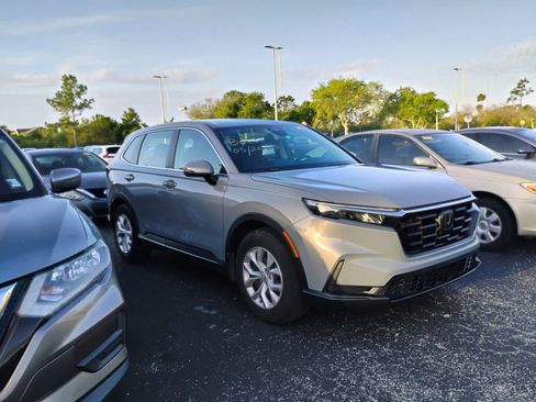 Used 2024 Honda CR-V LX image 2