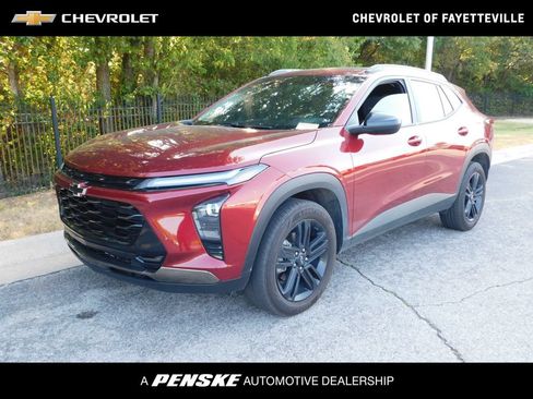 Used 2024 Chevrolet Trax ACTIV w/ Sunroof Package FWD image 1