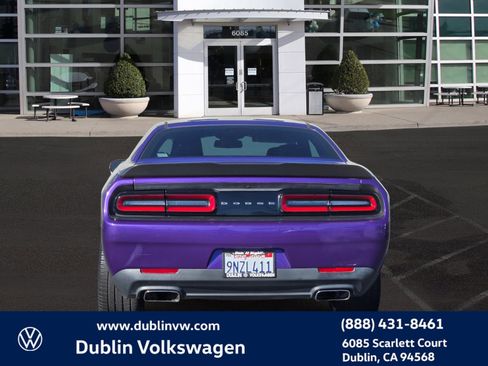 Used 2016 Dodge Challenger R/T image 5