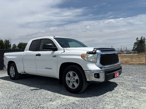 Used 2014 Toyota Tundra SR5 w/ SR5 Upgrade Package RWD image 10
