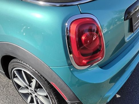 Used 2017 MINI Cooper S image 9