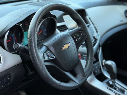 Used 2015 Chevrolet Cruze LT FWD image 5