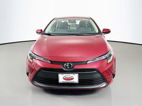 Used 2025 Toyota Corolla LE image 2