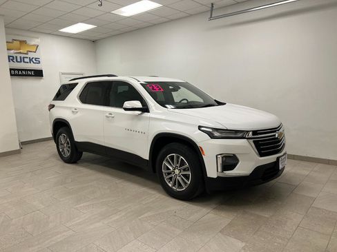 Used 2023 Chevrolet Traverse LT FWD image 14