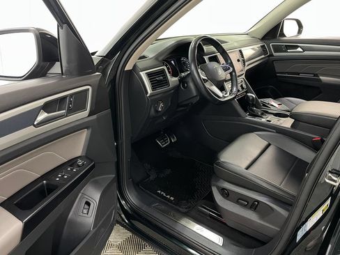Used 2021 Volkswagen Atlas SE w/ Panoramic Sunroof Package FWD image 24