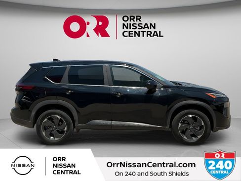 Used 2025 Nissan Rogue SV AWD/4WD image 4