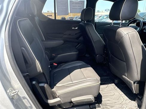 Used 2022 Chevrolet Traverse Premier w/ Redline Edition FWD image 27
