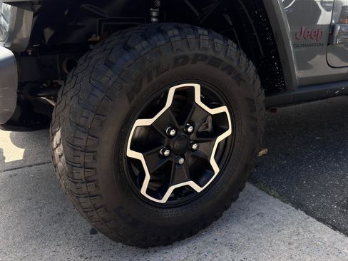 Used 2021 Jeep Gladiator Rubicon image 11