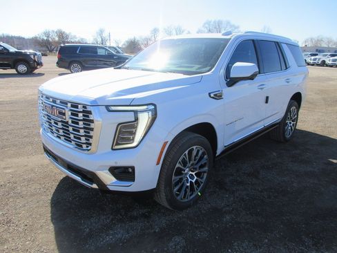 New 2026 GMC Yukon Denali w/ Sun & Power Step Package image 9