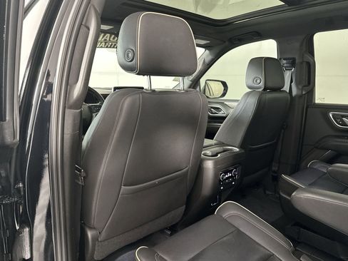 Used 2021 Chevrolet Tahoe Premier w/ Premium Package RWD image 23