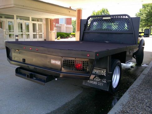 Used 2015 Ford F550 2WD Regular Cab Super Duty image 6