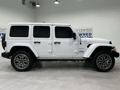 Used 2023 Jeep Wrangler Unlimited Sahara w/ Cold Weather Group image 9