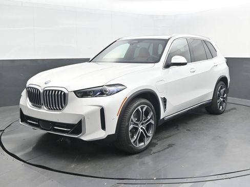 New 2026 BMW X5 xDrive50e AWD/4WD image 1