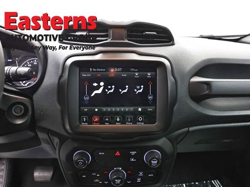 Used 2023 Jeep Renegade Latitude AWD/4WD image 11