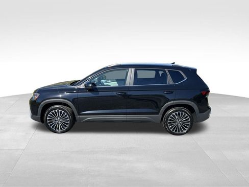 New 2026 Volkswagen Taos SE FWD image 4