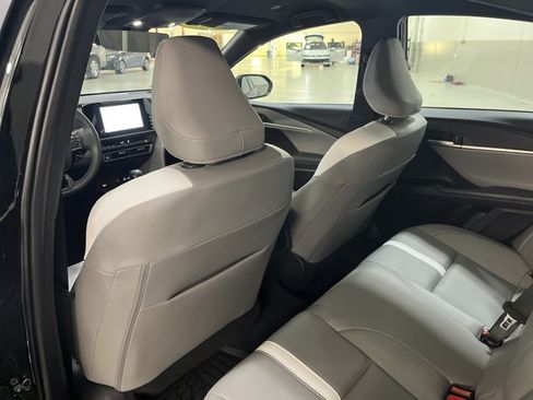 Used 2025 Toyota Camry SE image 19